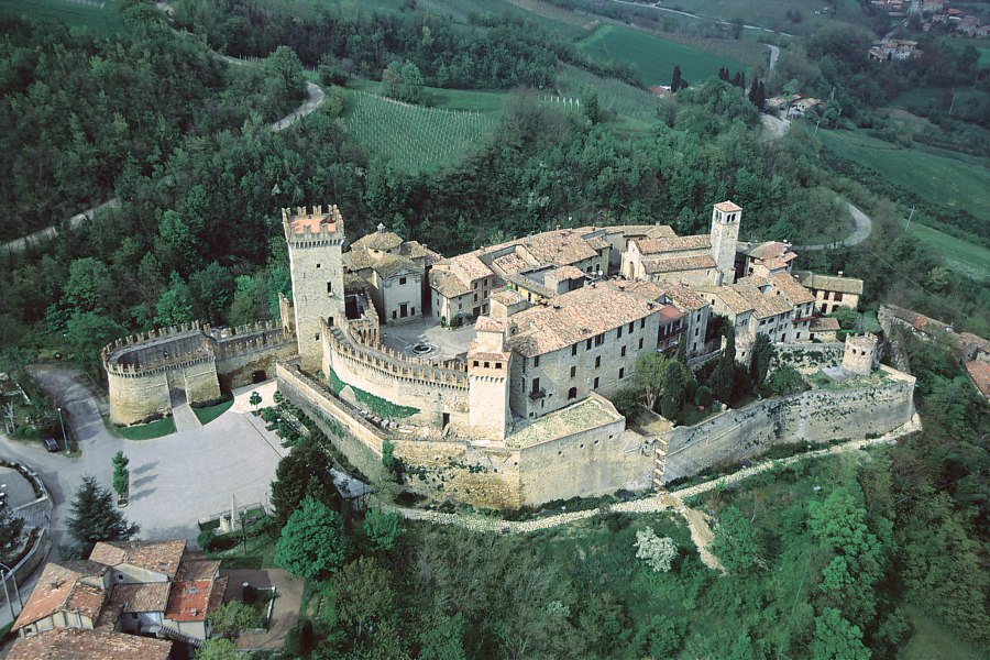 Castello e Borgo di Vigoleno